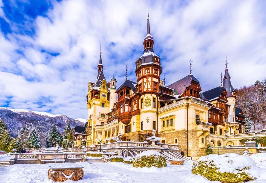1-Day Minivan Tour 3 Castles : Dracula’s Peles & Wednesday - Guide quality: live commentary makes the day click