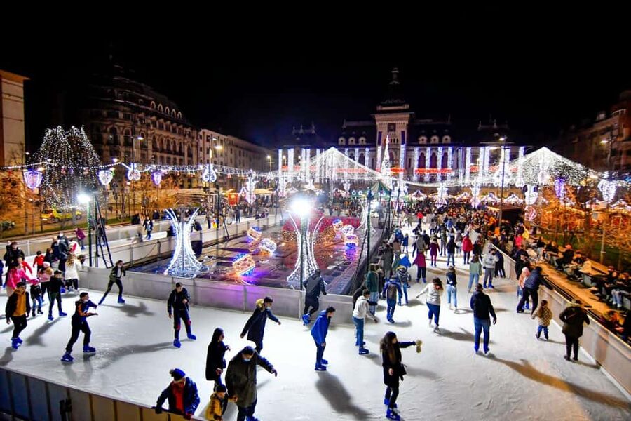 1-Day Tour from Bucharest to Craiova Christmas Market - From Arrival to First Walk: How Craiova’s Market Time Plays Out