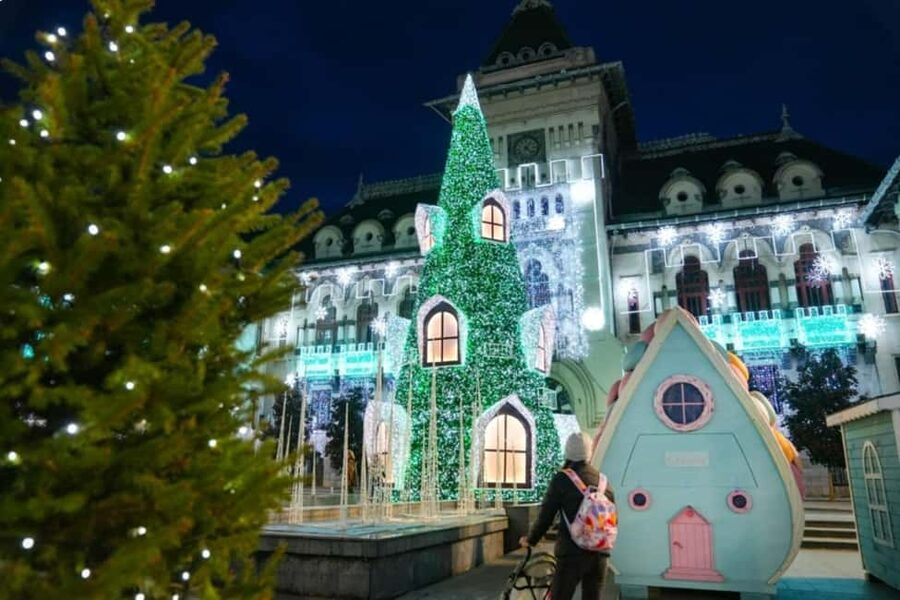 1-Day Tour from Bucharest to Craiova Christmas Market - Shopping for Romanian Crafts: Buying Smarter at Over 100 Stalls