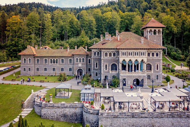 3 Castle:Peles ,Bran,Cantacuzino Tour from Brasov /Hotel pickup - Guides and the Human Factor at Crowded Stops