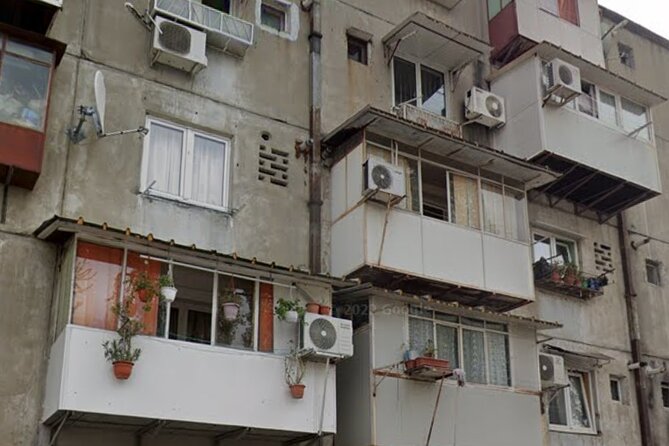 3h Bucharest Private Tour by Car - Meet the guide, get the story behind the buildings