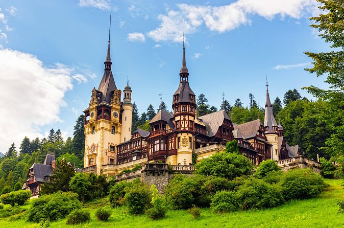 4-Day Inside Transylvania & Transfagarasan Tour from Bucharest - The food side: breakfasts, dinners, and local drinks your guide can steer