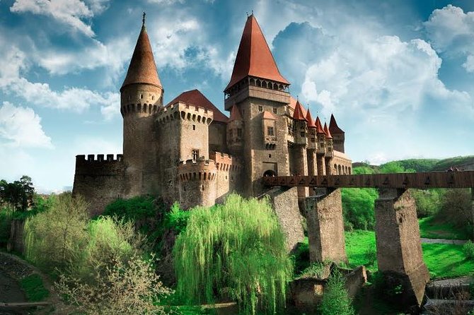 4 days Transylvania Tour From Bucharest to Budapest - Day 1: Peles Castle Glamour, Bran Castle Lore, and Brasov on Foot