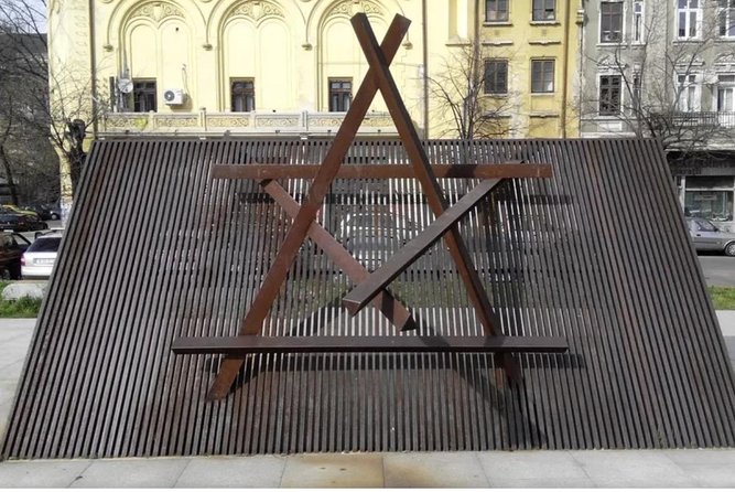 4h Jewish Legacy in Bucharest - Private Tour by Car and Walking - Romania’s Holocaust Memorial, “zachor” in Hebrew letters