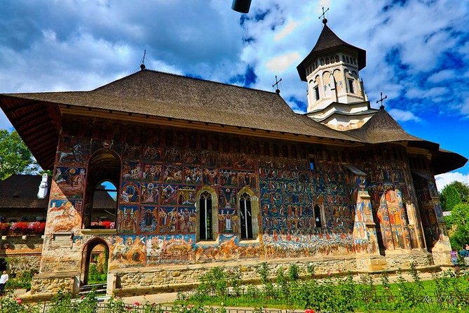 6 Days Transylvania and Bukovina Small Group Tour from Bucharest - Why this route works: Transylvania plus Bucovina without the scramble