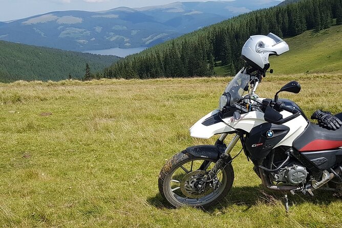 650cc Motorbike Rental from Turda - What You Can Carry: Top Box, Pillion Storage, and Gear Reality