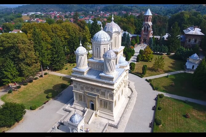 8 Days Private Romania Tour from Bucharest - Day 4: Barsana’s Tall Wooden Monastery, Tihuța Pass, and Painted Ciocănești