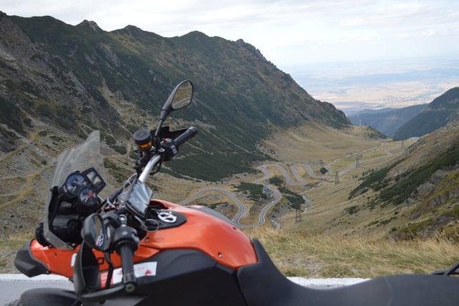 800cc Motorcycle Rental from Turda - Riding comfort and luggage: top box, optional hard cases, and gear choices