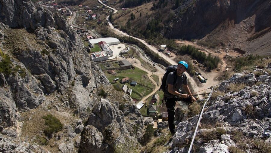 Adventure trip from Iasi: Hiking in the Carpathian Mountains - From Iași to Hasmaș National Park: a 10-hour day you’ll remember