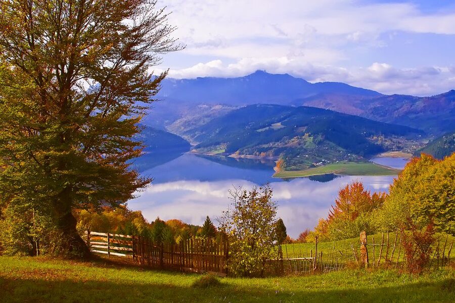 Adventure trip from Iasi: Hiking in the Carpathian Mountains - Who should book this Carpathian hiking day, and who should skip it