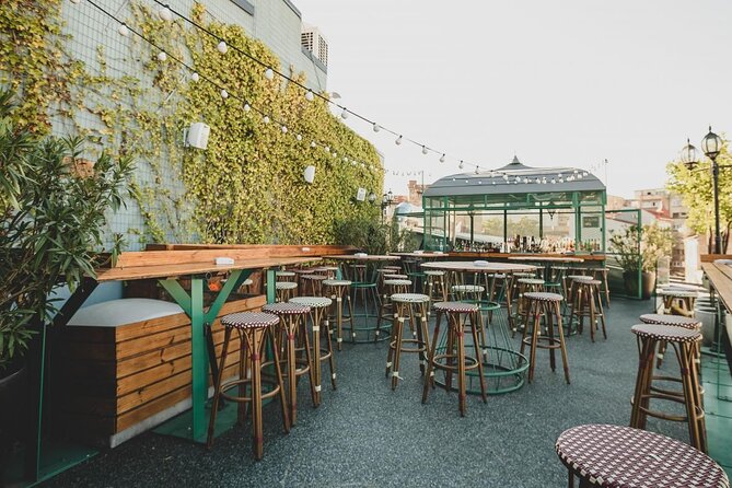 Bar Crawling - Stop 2: naive rooftop bar and lounge moment