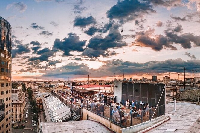 Bar Crawling - Stop 3: Linea, Closer To The Moon rooftop hangout