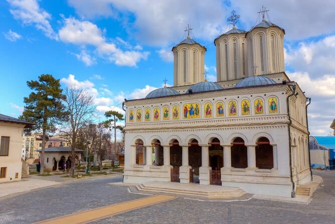 Best Walking Tour of Bucharest's City Center - 2.5 hours - University buildings, Carol I statues, and the meaning of Kilometer 0