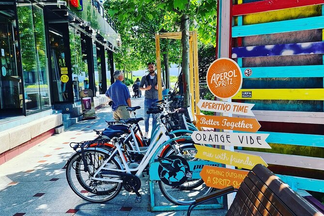 Bike Rentals - Curtea Veche and Bucharest Bărăția: street-level history in motion