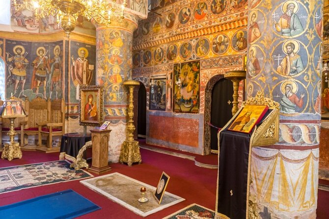 Bison Sanctuary, Vlad the Impaler Princely Court & Dracula Grave - The guiding style makes or breaks the day