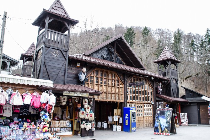 Bran Castle, Bear Sanctuary, and Rasnov Fortress Half Day Tour - Group size, guide style, and what the day feels like