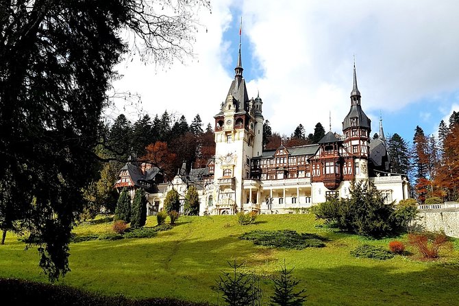 Bran (Dracula) Castle, Peles Castle, Brasov City - Private Tour - Brasov Historical Center: A Mountain City Break With Free Admission