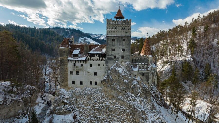 Brasov: Bear Sanctuary, Dracula Castle, and Râşnov Fortress - Packing List: What to Wear for Bears, Castles, and Citadel Steps