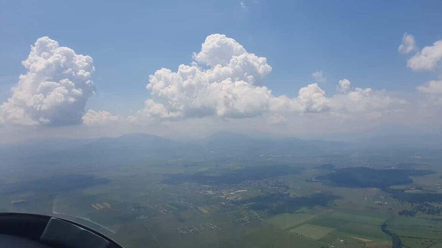 Brasov: Glider Flight Experience at Sanpetru Airfield - The actual flight: cable tow ascent to silent glide