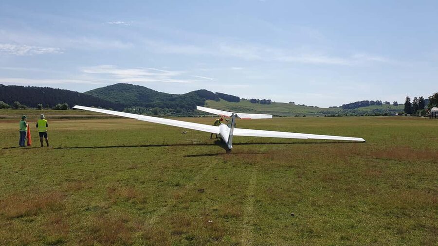 Brasov: Glider Flight Experience at Sanpetru Airfield - Price and value for a 67 USD, 6-minute glider ride