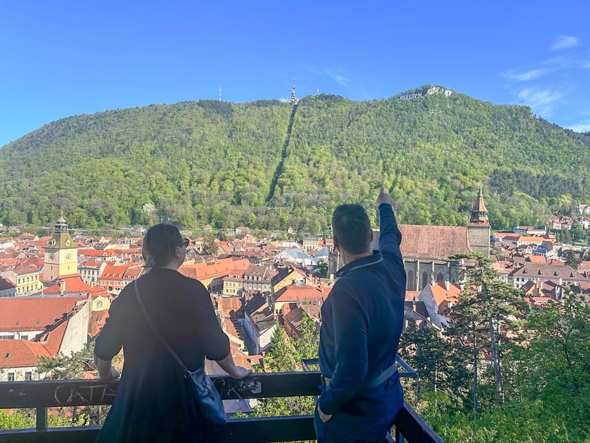 Brasov: Walking Tour of the Old Town & Photo Hotspots - Black Church visit and Council Square, finishing with big-picture payoff