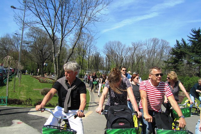 Bucarest à vélo - Ateneul Roman Option: A Quick Look, Or Pay 10 Lei