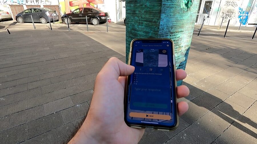 Bucharest 1989 Revolution Walking Tour with Smartphone App - Practical tips to keep it from feeling like tech homework