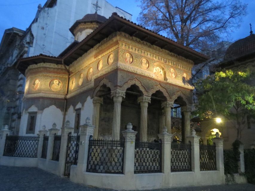 Bucharest: 2-Hour City Highlights Bike Tour - Cismigiu Park and the break near Bucharest City Hall