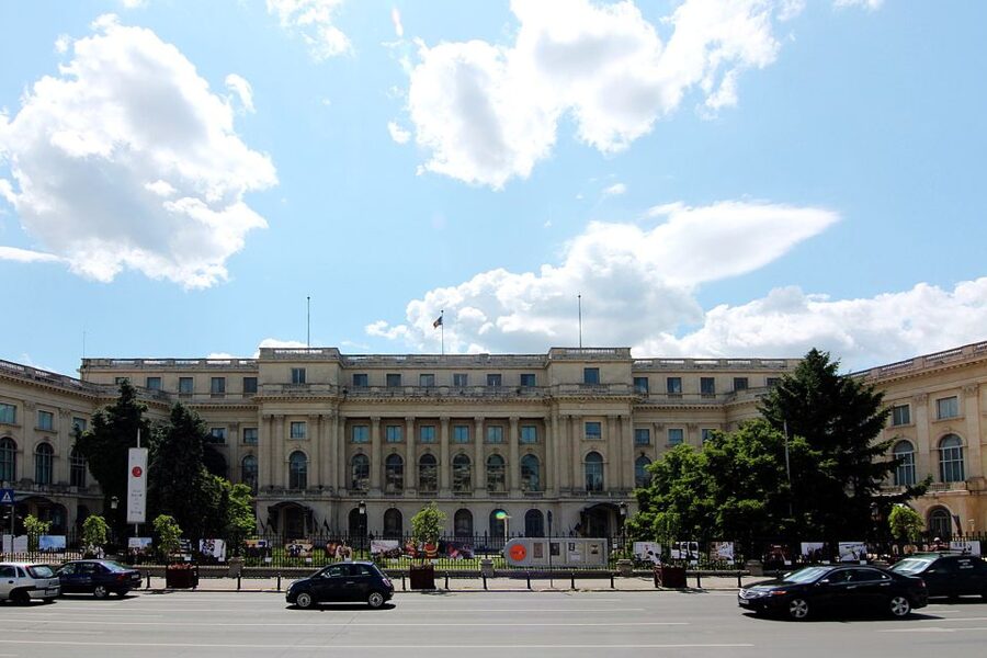 Bucharest: 2-Hour City Highlights Bike Tour - Ceausescu’s Palace and Union Boulevard: scale that changes your view