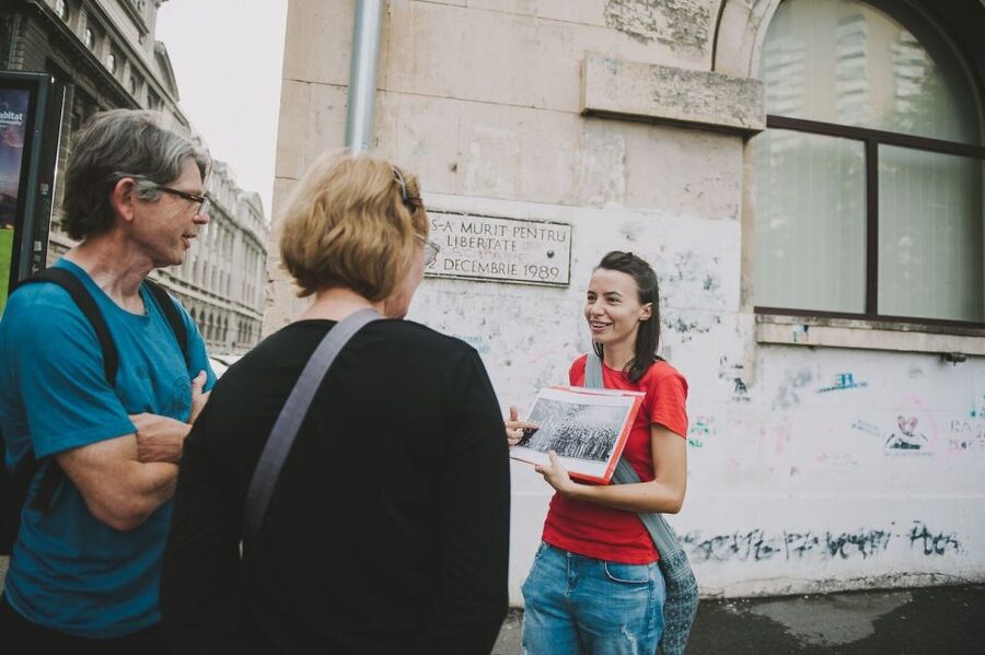 Bucharest: 3-Hour Dark History Tour with a Local - Bellu Cemetery: architecture you can read like a story