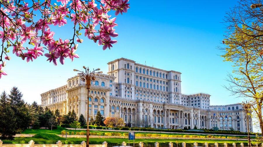 Bucharest: 4-Hour Walking Food Tour in the Old Town - Old Town Bucharest on foot, with tastings built in