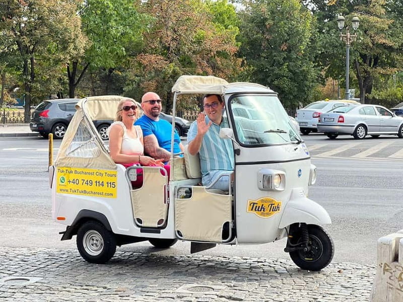 Bucharest: Best of Bucharest Private Tuk-Tuk Tour - The first minutes: central squares that set your sightlines