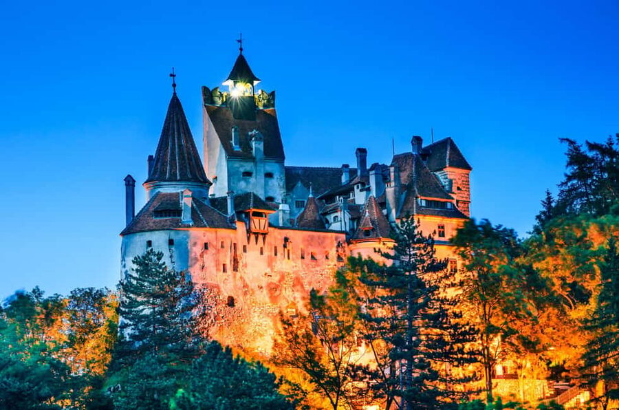 Bucharest: Bran Castle , Peles Castle & Brașov Day Tour - Peleș Castle in Sinaia: royal splendor without the museum fog