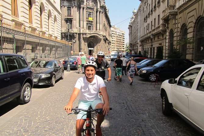 Bucharest by bike - Meeting at Hard Rock Cafe and how the ride actually feels
