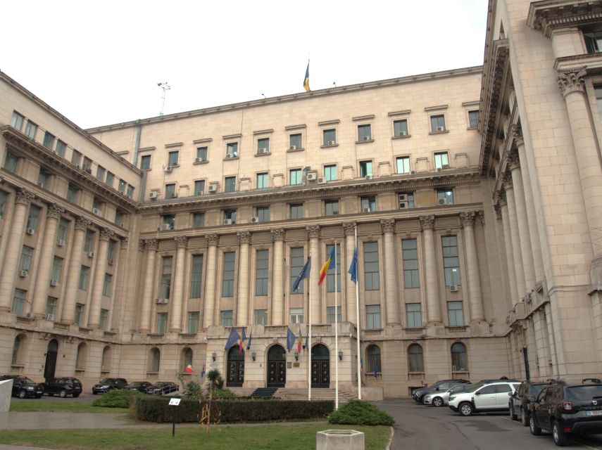 Bucharest by car - full day 'stop and visit' experience - Late afternoon: Triumphal Arch, Victory Square, and north-side contrast