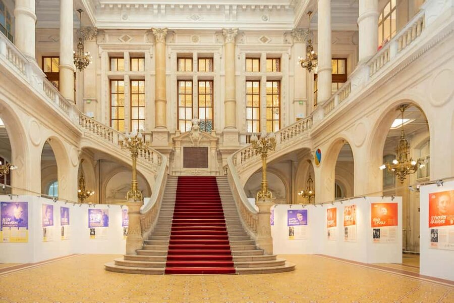 Bucharest : Ceaușescu Mansion , Parliament & Village Museum - Languages: Choose Your Level of Extra Listening