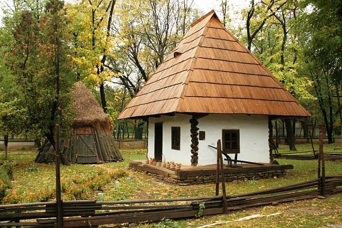 Bucharest City Tour: Private Guided Experience - Lipscani and the historical center: streets where Bucharest turns into a story