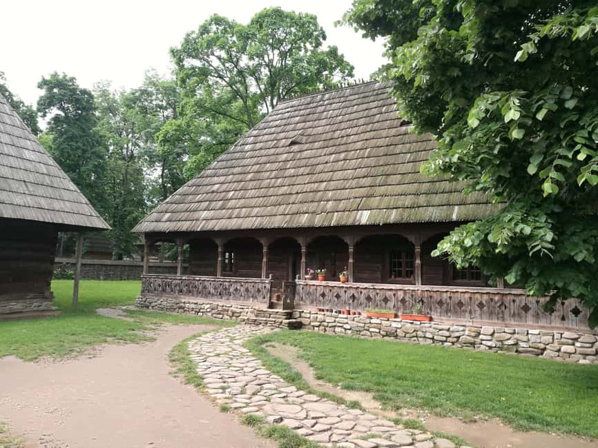 Bucharest city tour: Village Museum visit & Panormaic tour - Small rules that keep the tour moving