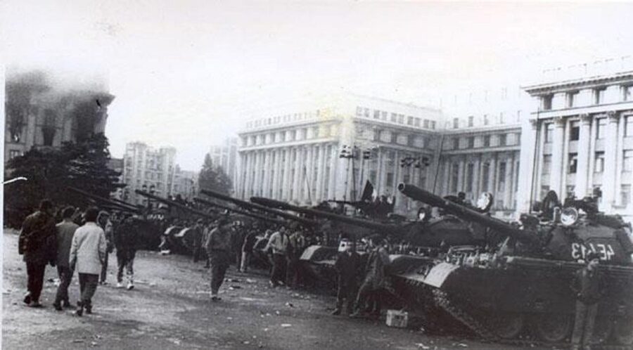 Bucharest Communism: From Lenin to Ceausescu - Antim Monastery, Patriarchal Cathedral, and the contrast with communist power