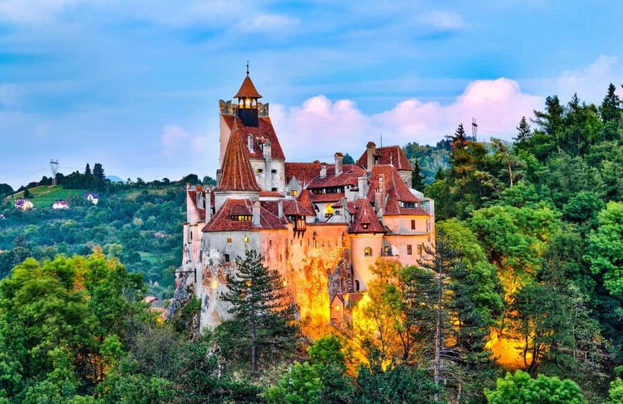 Bucharest : Day Trip 3 Castles Dracula’s, Peles, Cantacuzino - Stop 1, Peles Castle in Sinaia: royal rooms and photo-friendly timing