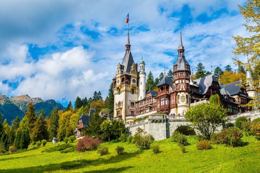 Bucharest: Day Trip to Dracula Castle, Peles Castle & Brașov - The schedule reality: time, walking, and when the day runs long