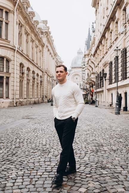 Bucharest: Essential Photo Session in the Charming Streets - Best light and timing: when Bucharest photos look extra good