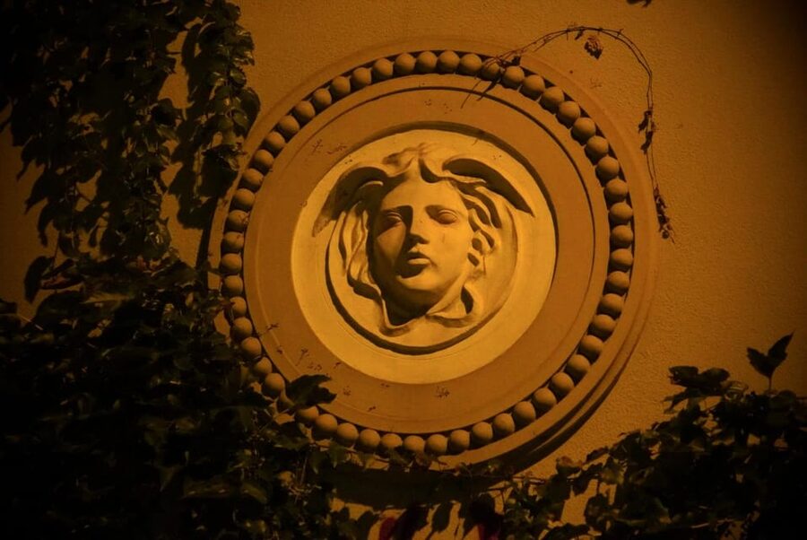 Bucharest: Ghost Stories & Romanian Mythology Walking Tour - Key reasons this haunted walk works so well