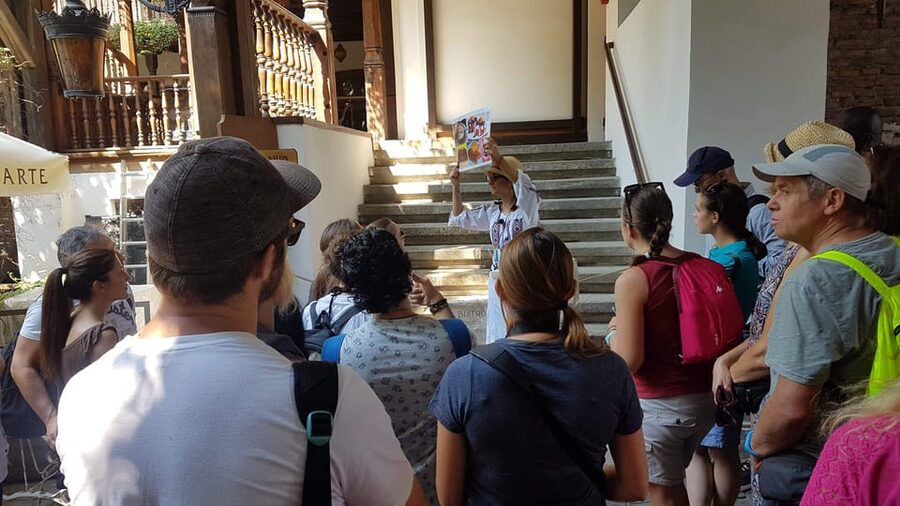 Bucharest: Guided Walking Tour with Romanian Snack - Quick hits