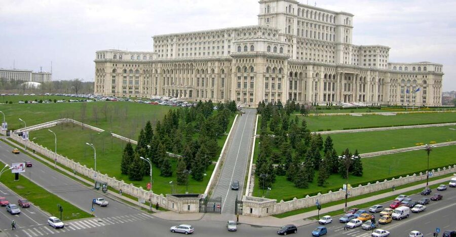Bucharest: Half-Day Sightseeing Tour - Victory Avenue and the long-boulevard logic of downtown