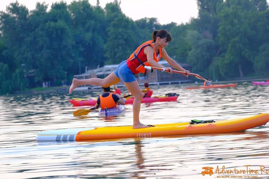 Bucharest: Herăstrău Lake Kayak or SUP Tour with Guide - Your first lesson on the water: gear, safety, and technique