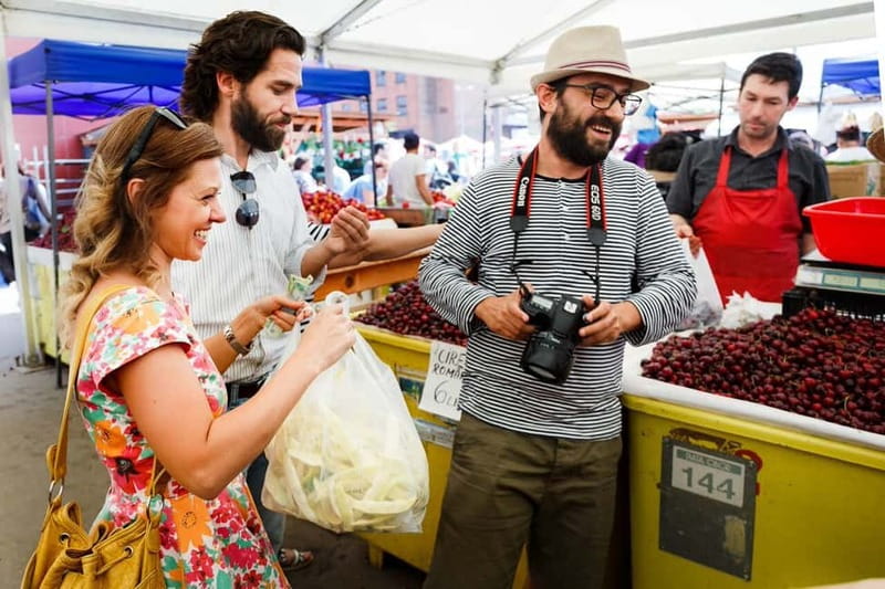 Bucharest: Hidden Markets Walking Tour with Tastings - Who this tour is best for in Bucharest