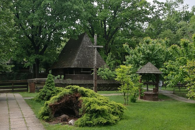 Bucharest Highlights Half-Day City Tour with Pickup - Mogosoaia Palace: Brâncoveanu style and a calmer pace