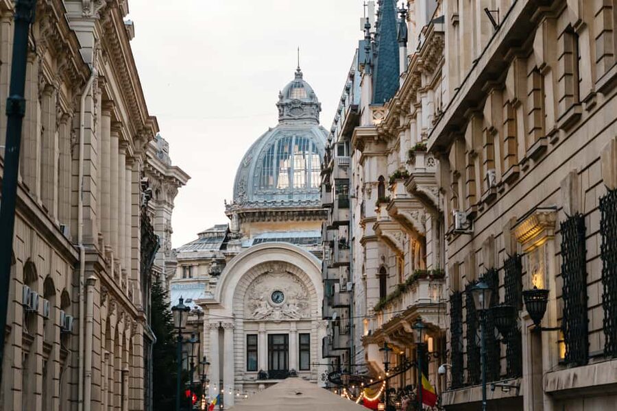 Bucharest: Local Food and History Tour - Meeting at Amzei Church and Getting Your Bearings Fast