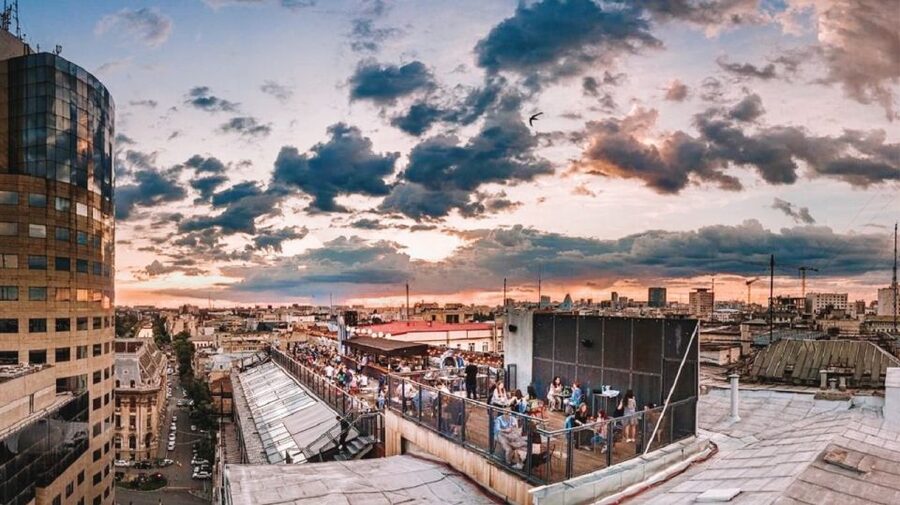Bucharest: Night Life Tour - Smart Casual After Dark: Dress Code and ID Rules